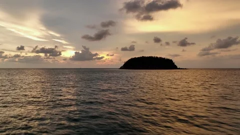 Sunset on Kata Beach 動画素材 186606281