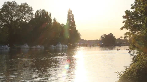 Sunset kayak on river Vídeo Stock 38108481