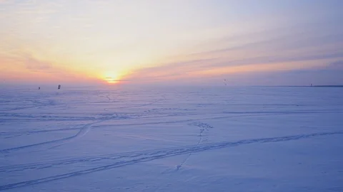 Sunset kiteboarders 库存影片 120538839