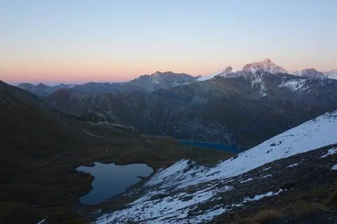 Sunset at Lac de Moiry mountain lake in the area of Griments in Valais Canton Foto stock