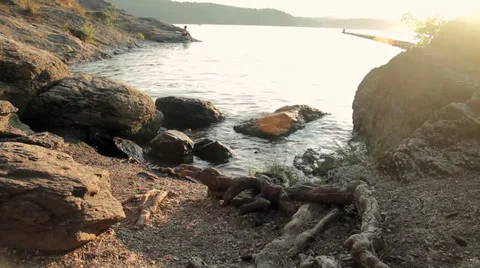 Sunset on Lake Bay 库存影片 32359425