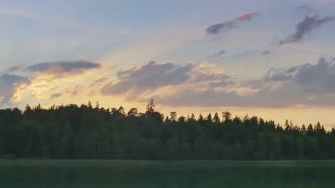 Sunset on the Lake close handheld pan right Video stock 132763877