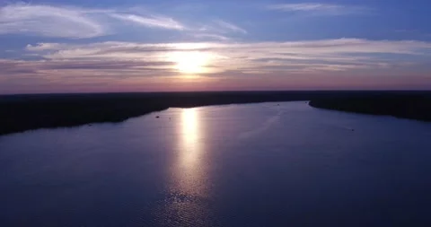 Sunset on the lake 库存影片 136189960