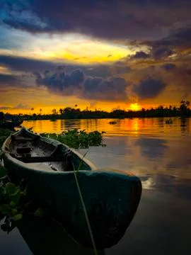 Sunset in lake 스톡 사진