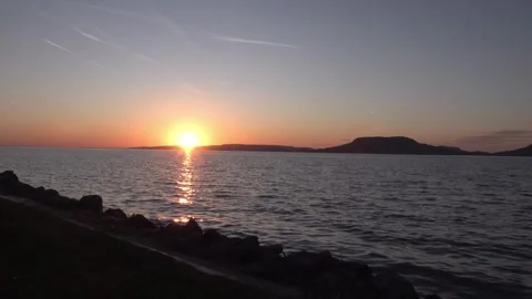 Sunset on the lakeside time lapse Vidéo 334060983