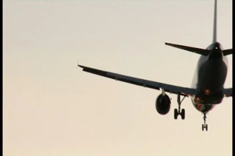 Sunset Landing 動画素材 7904058