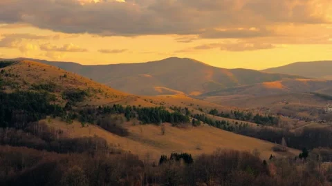 Sunset landscape general view from the top of the mountain panning shot 스톡 동영상 267086275