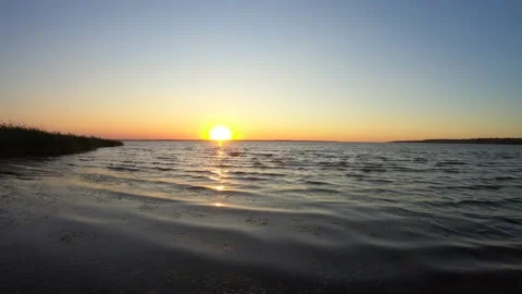 Sunset at the large lake 스톡 동영상 141837210