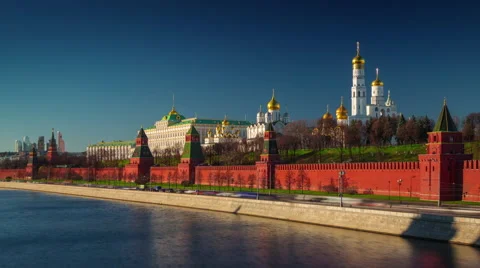 Sunset light moscow river bay kremlin panorama 4k time lapse russia Stock Footage 55571816
