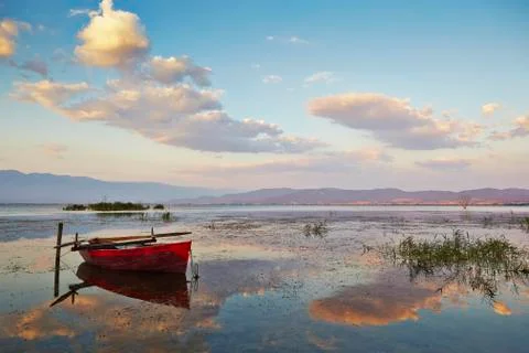Sunset light over the lake Foto stock