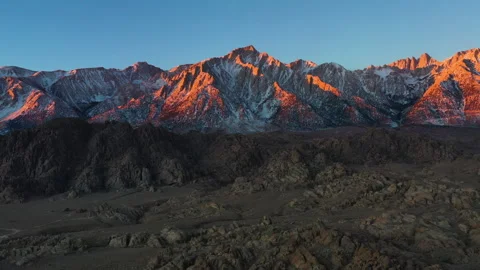 Sunset Light Over Lone Pine Peak Summit In Inyo County, Eastern Vídeo Stock 282729767