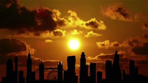 Sunset in London. 4K. Loop. The contours of the buildings of the city. Stock-Footage 168359980