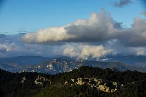 Sunset in Mare De Deu Del Mont peak, La Garrotxa, Spain Foto stock