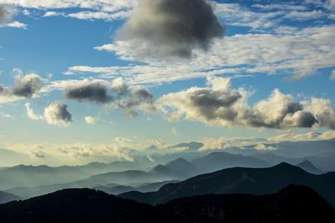 Sunset in Mare De Deu Del Mont peak, La Garrotxa, Spain Stockfoto's