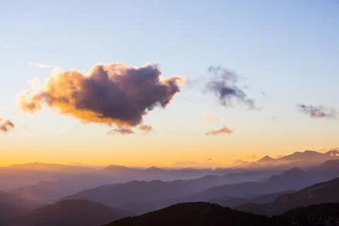 Sunset in Mare De Deu Del Mont peak, La Garrotxa, Spain Stock-Fotos