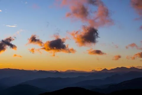 Sunset in Mare De Deu Del Mont peak, La Garrotxa, Spain Stock-Fotos