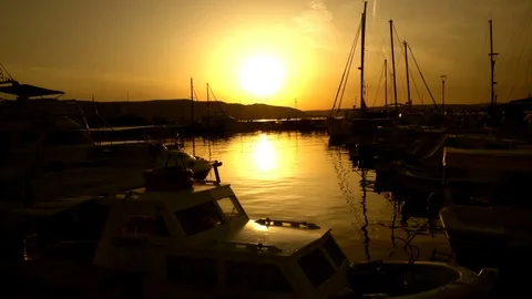 Sunset at the marina 動画素材 101035950