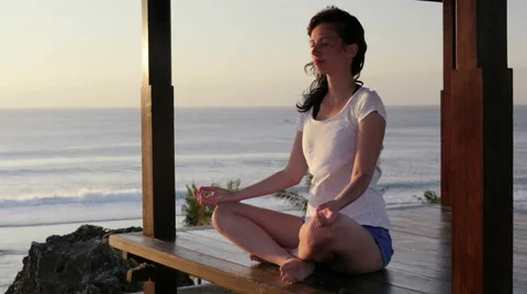 Sunset meditation Video stock 57172285