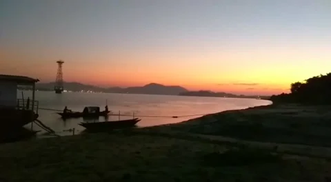 Sunset in mighty river Brahmaputra. Stock Footage 219928478