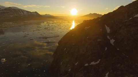 Sunset mood over icebergs Vidéo 96058071