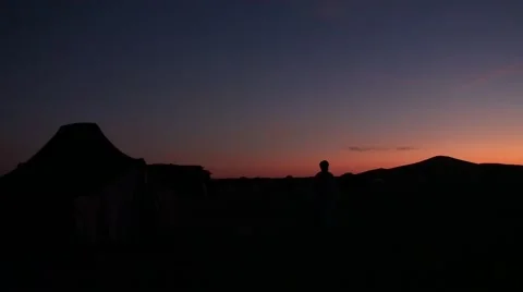 Sunset with the moon on sand dunes in Morocco Vídeos de archivo 52929879