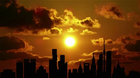 Sunset in Moscow. 4K. Loop. The contours of the buildings of the city. Stock Footage 168360373