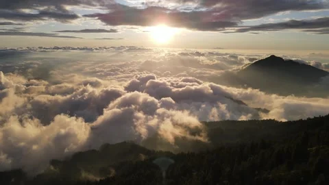 SUNSET AT MOUNT AGUNG BALI Video stock 293118507