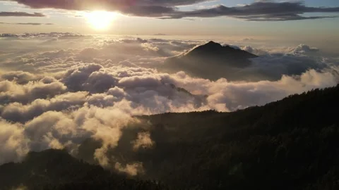 SUNSET AT MOUNT AGUNG BALI Video stock 293118746