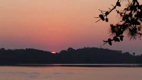 A sunset on the mountain time lapse Video stock 303392555