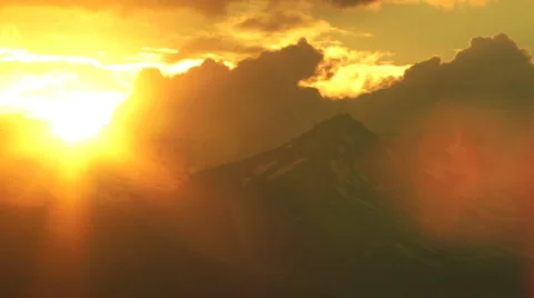 Sunset in the Mountains 库存影片 1032330