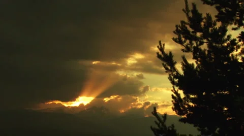 Sunset in the Мountains 库存影片 1032434