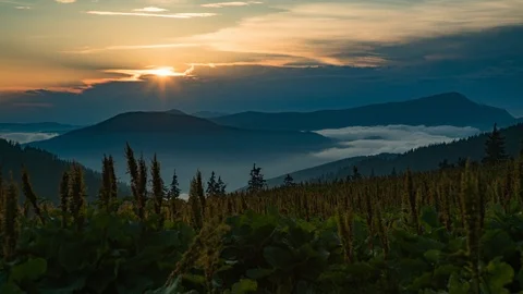 Sunset in the mountains 스톡 동영상 90922321