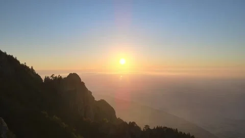 Sunset from mountains Vídeo Stock 197573706