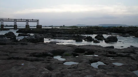 Sunset on the Niger in Bamako Video stock 32240594