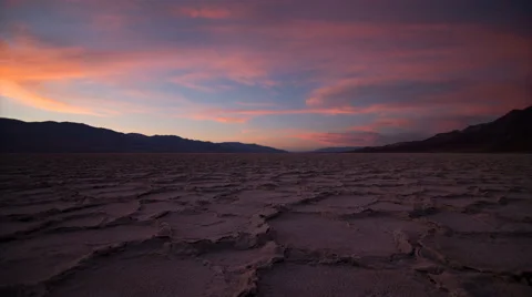 A sunset &amp; night time-lapse over the salt flats in Death Valley National Park Stock Footage 58471860