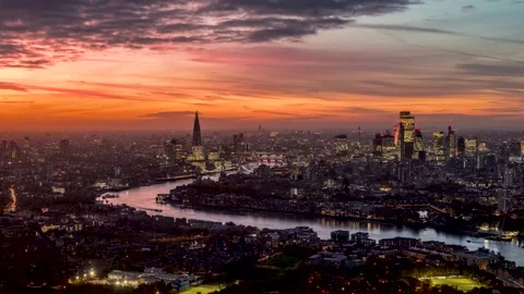 Sunset to night time lapse view of the urban cityscape of London Vídeo Stock 312162336