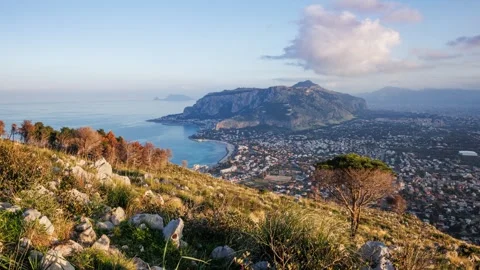 Sunset to night timelapse over Palermo from Capo Gallo, Sicily Italy Video stock 327748234