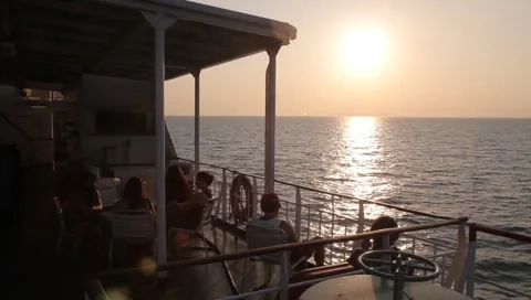 Sunset ocean from a boat Video stock 5043034