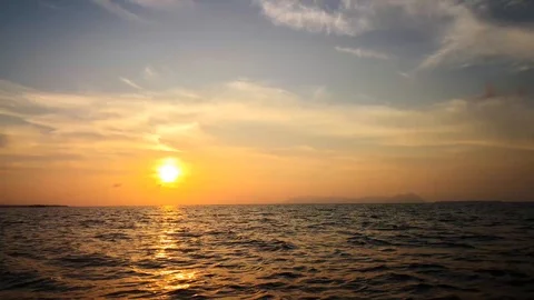  Sunset on ocean Vidéo 114344141