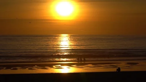 Sunset at the ocean. Video stock 128727677