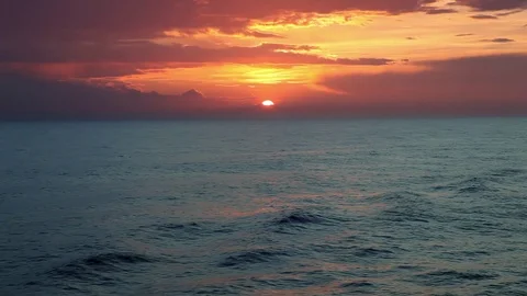 Sunset in the ocean from the moving boat Stock-Footage 71815532