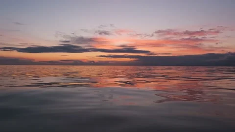 Sunset ocean reflection in slow motion 動画素材 146576730