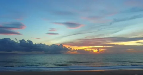 Sunset in the ocean small waves 스톡 동영상 226193616