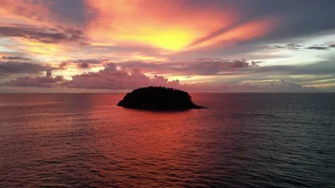 Sunset in ocean. Thailand Stock Footage 220548288