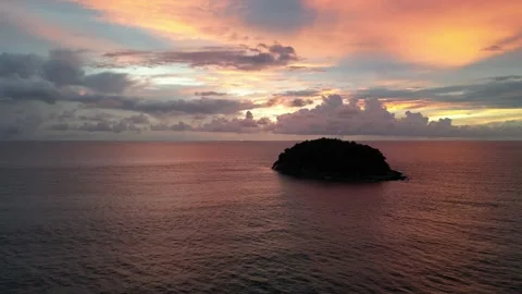 Sunset in ocean. Thailand Stock Footage 220548339