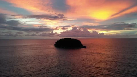 Sunset in ocean. Thailand Stock Footage 220548340