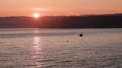 Sunset ocean view near Sooke, BC, Vancouver Island, beautiful ocean vista. 4K 스톡 동영상 248210893