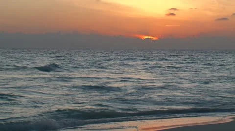 Sunset in the ocean2 스톡 동영상 8840677