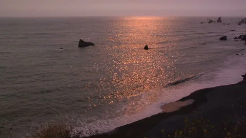 Sunset on the Oregon Pacific Coast Stock-Footage 327887102