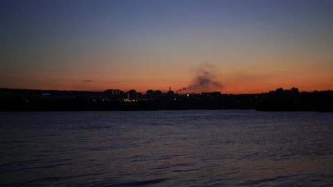 Sunset over the Angara river. Irkutsk, Russia Vídeo Stock 142137499